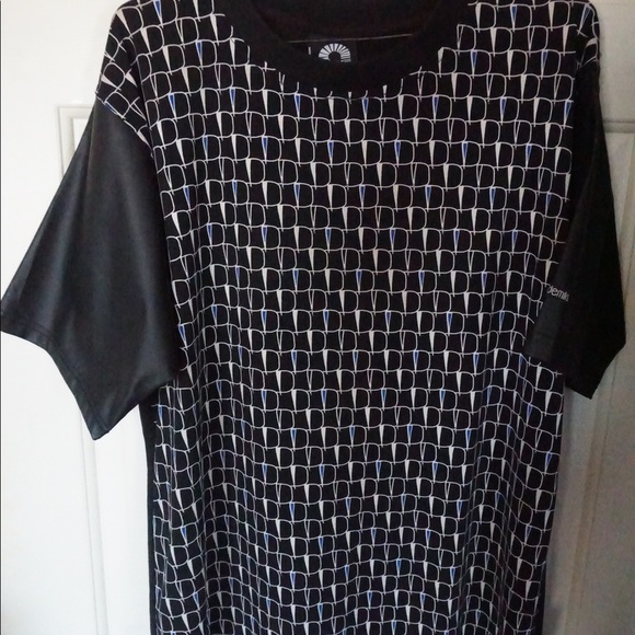 Akademiks dry fit/polyester sleeves t shirt - Picture 5 of 5